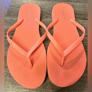 Old Navy Women's Vibrant Coral Flip-Flops
